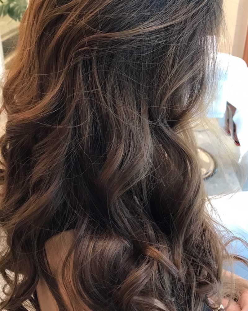 Brunette waves with soft caramel balayage